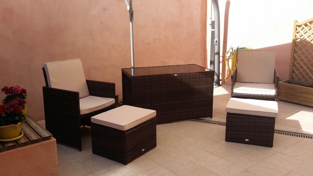Les Portes Du Soleil Bed & Breakfast Capestang Luaran gambar