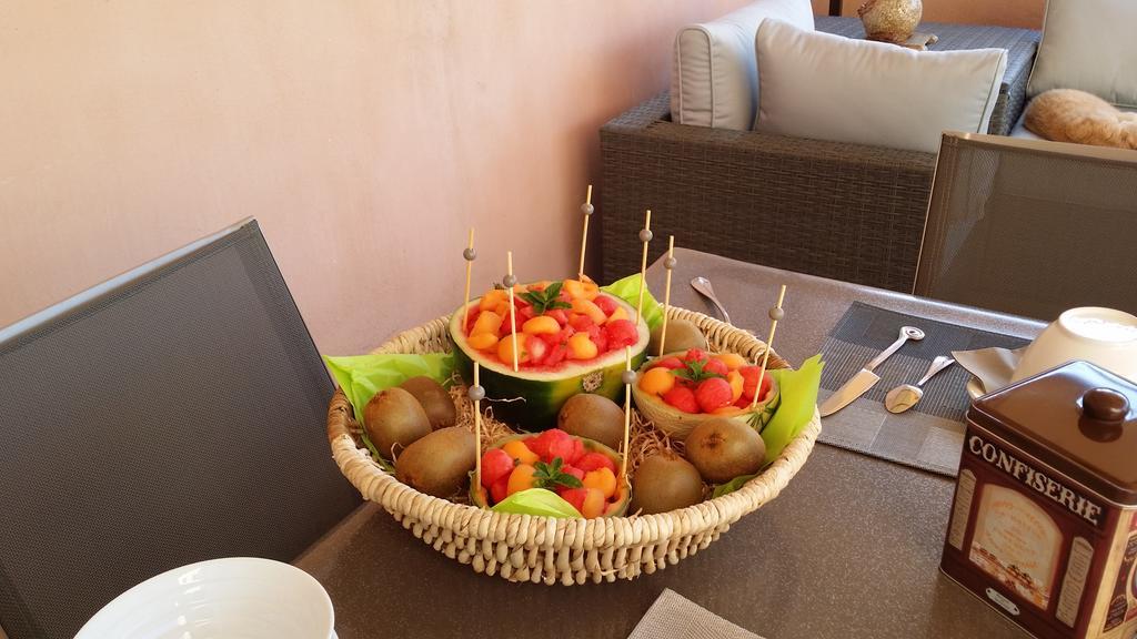 Les Portes Du Soleil Bed & Breakfast Capestang Luaran gambar