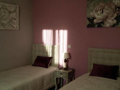 Les Portes Du Soleil Bed & Breakfast Capestang Luaran gambar
